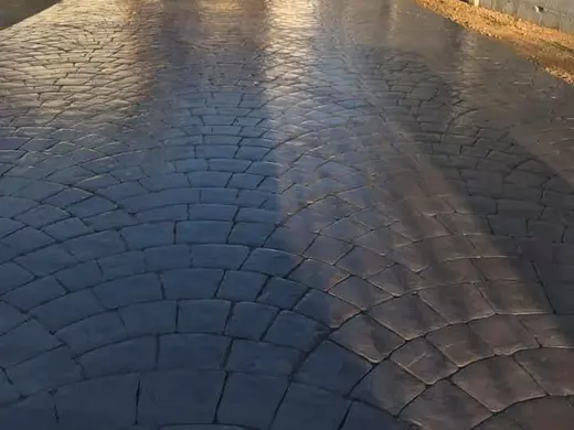 Stamped concrete in a fan cobblestone pattern, photo 5