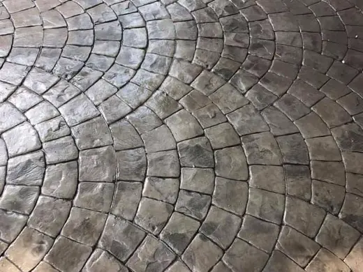 Stamped concrete in a fan cobblestone pattern, photo 6