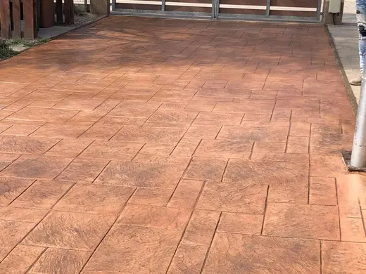 Stamped concrete in a stone slab pattern with slate texture, photo 1