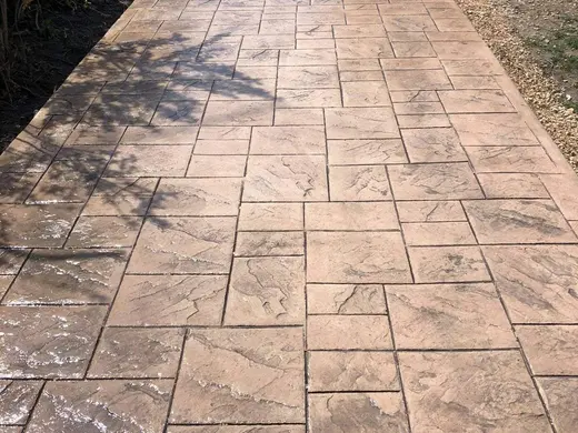 Stamped concrete in a stone slab pattern with slate texture, photo 2