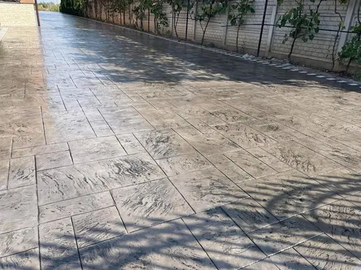 Stamped concrete in a stone slab pattern with slate texture, photo 10
