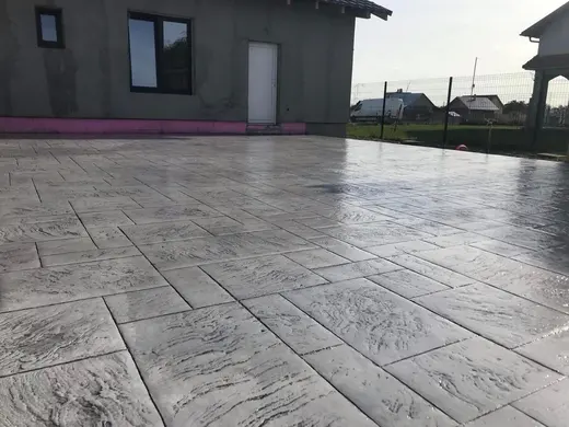 Stamped concrete in a stone slab pattern with slate texture, photo 11
