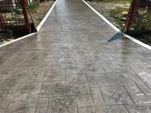 Stamped concrete in a stone slab pattern with slate texture, photo 14