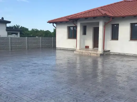 Stamped concrete in a stone slab pattern with slate texture, photo 16