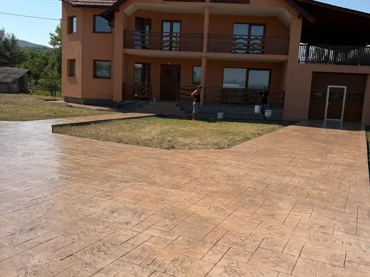Stamped concrete in a stone slab pattern with slate texture, photo 23