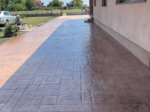 Stamped concrete in a stone slab pattern with slate texture, photo 28