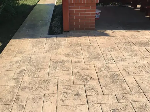 Stamped concrete in a stone slab pattern with slate texture, photo 29